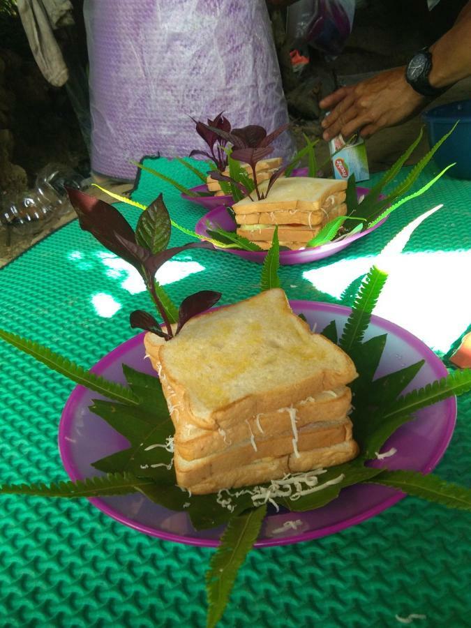 Landak River Guest House Only Trekking With Us Bukit Lawang Exterior foto